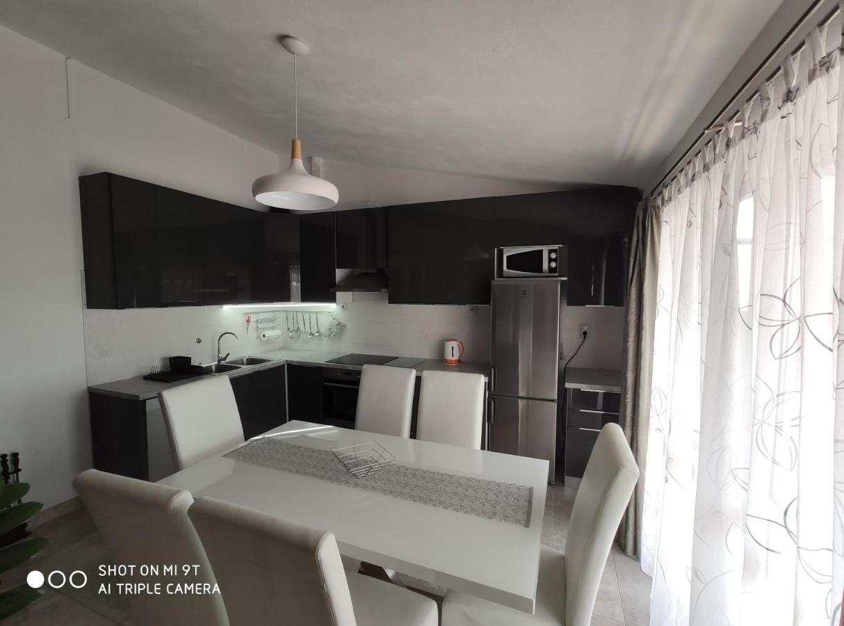 Apartment Burich Makarska Buitenkant foto