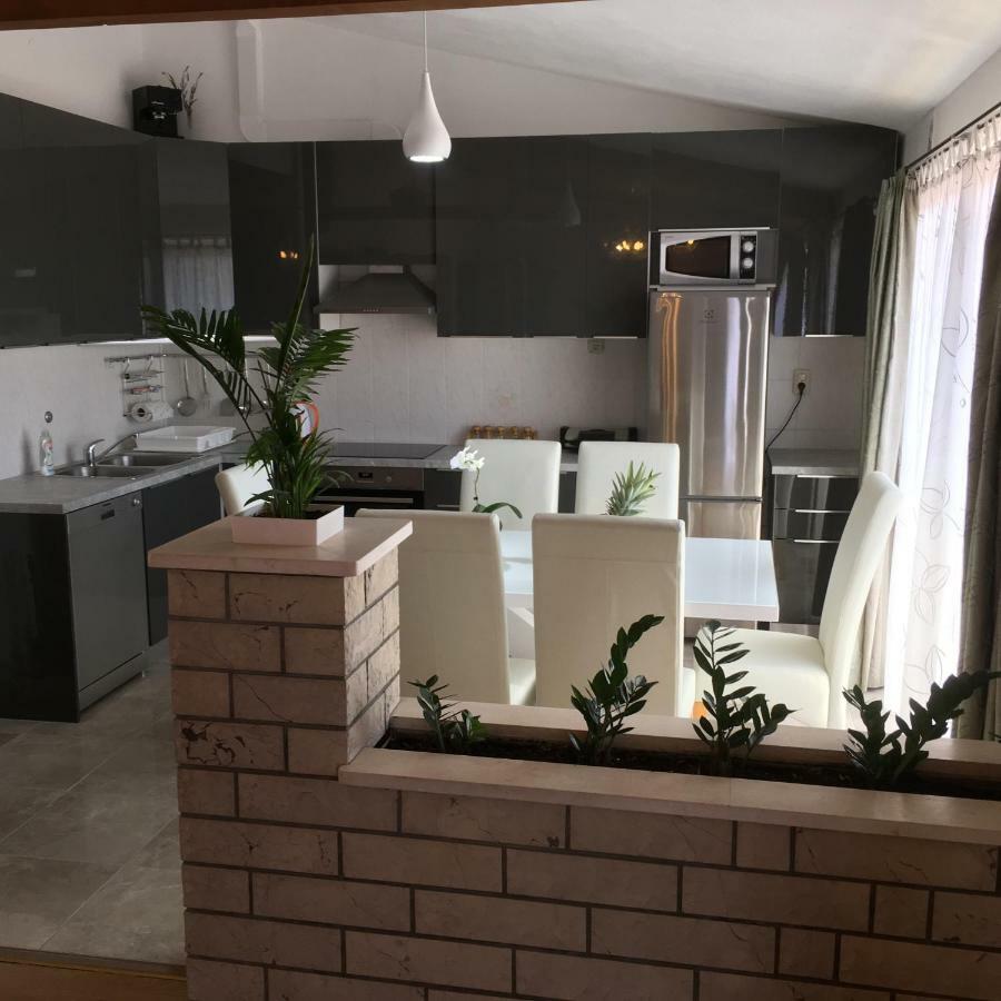Apartment Burich Makarska Buitenkant foto